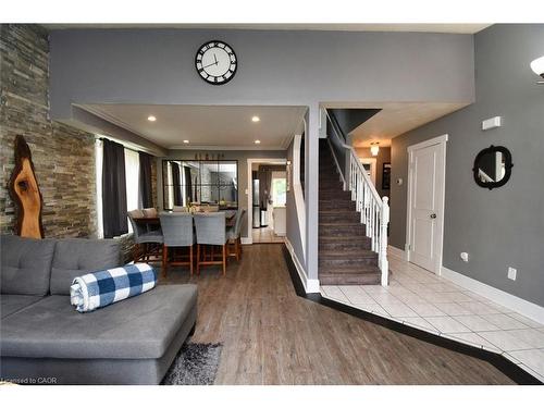 448 Acadia Drive, Hamilton, ON - Indoor Photo Showing Other Room