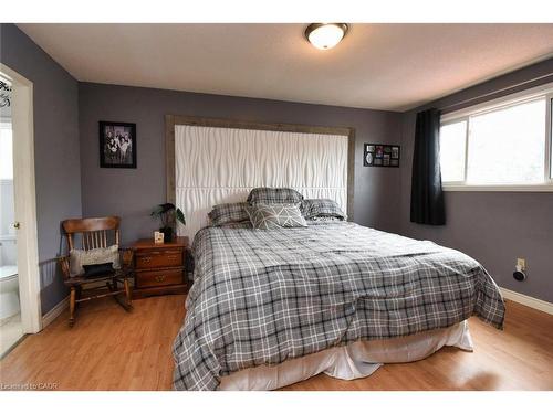 448 Acadia Drive, Hamilton, ON - Indoor Photo Showing Bedroom