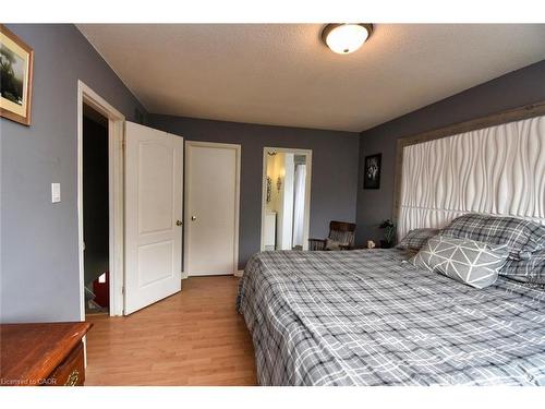 448 Acadia Drive, Hamilton, ON - Indoor Photo Showing Bedroom