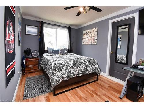 448 Acadia Drive, Hamilton, ON - Indoor Photo Showing Bedroom