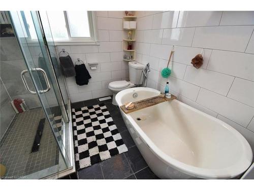 448 Acadia Drive, Hamilton, ON - Indoor Photo Showing Bathroom