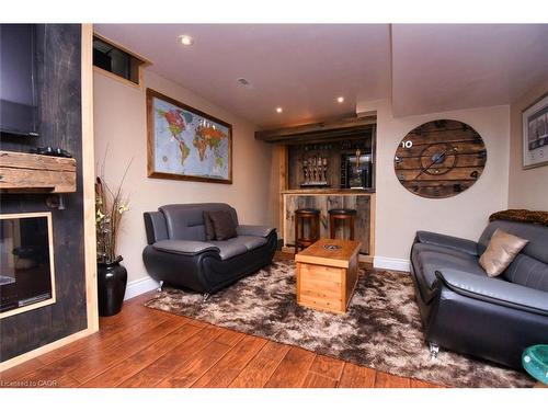 448 Acadia Drive, Hamilton, ON - Indoor Photo Showing Living Room