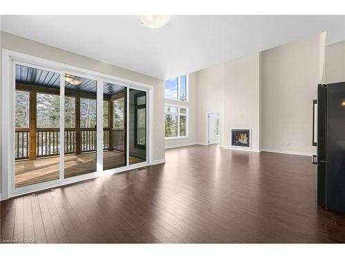 83-1007 Kingsridge Court, Huntsville, ON - Indoor Photo Showing Living Room With Fireplace