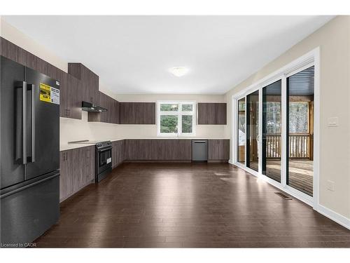 83-1007 Kingsridge Court, Huntsville, ON - Indoor Photo Showing Kitchen