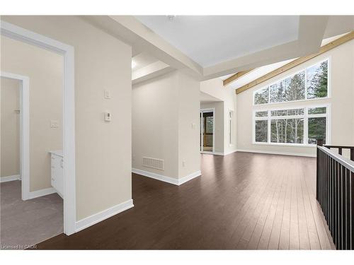 83-1007 Kingsridge Court, Huntsville, ON - Indoor Photo Showing Other Room
