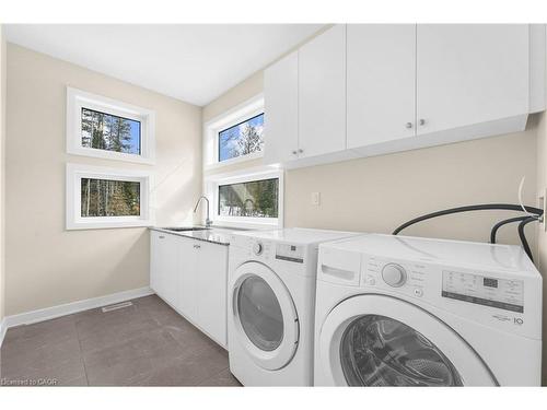 83-1007 Kingsridge Court, Huntsville, ON - Indoor Photo Showing Laundry Room