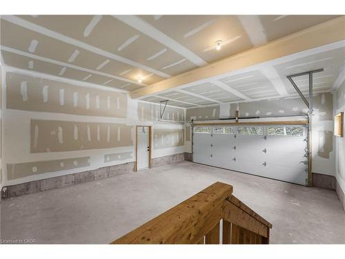 83-1007 Kingsridge Court, Huntsville, ON - Indoor Photo Showing Garage