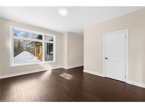 83-1007 Kingsridge Court, Huntsville, ON - Indoor Photo Showing Other Room