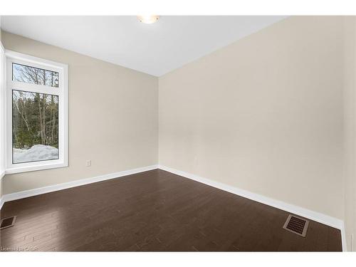 83-1007 Kingsridge Court, Huntsville, ON - Indoor Photo Showing Other Room