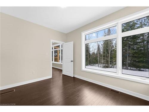 83-1007 Kingsridge Court, Huntsville, ON - Indoor Photo Showing Other Room