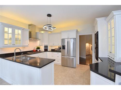 116 Grindstone Way, Hamilton, ON - Indoor Photo Showing Kitchen With Double Sink With Upgraded Kitchen