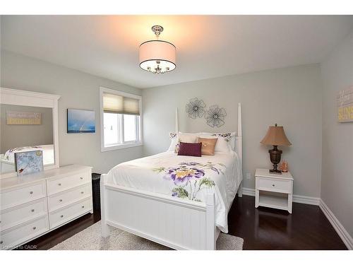116 Grindstone Way, Hamilton, ON - Indoor Photo Showing Bedroom