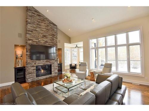 116 Grindstone Way, Hamilton, ON - Indoor Photo Showing Living Room With Fireplace