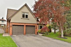 263 Princess Royal Court  Oakville, ON L6H 3A5