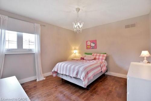 263 Princess Royal Court, Oakville, ON - Indoor Photo Showing Bedroom