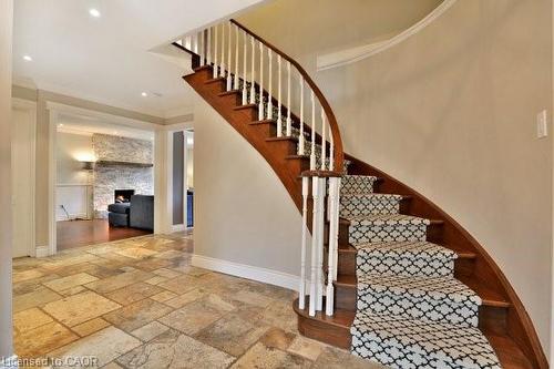 263 Princess Royal Court, Oakville, ON - Indoor Photo Showing Other Room