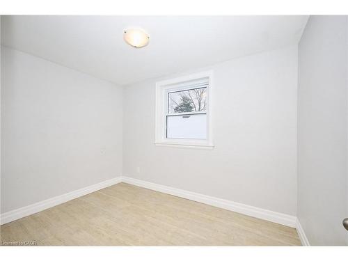 Upper-229 East 13Th Street, Hamilton, ON - Indoor Photo Showing Other Room