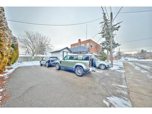 Upper-229 East 13Th Street, Hamilton, ON - Outdoor