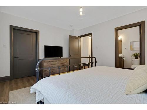 854 Queenston Road, Cambridge, ON - Indoor Photo Showing Bedroom