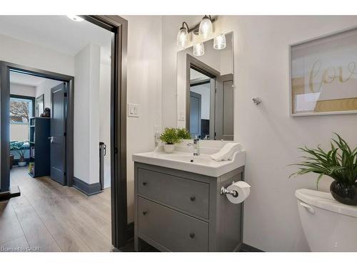 854 Queenston Road, Cambridge, ON - Indoor Photo Showing Bathroom