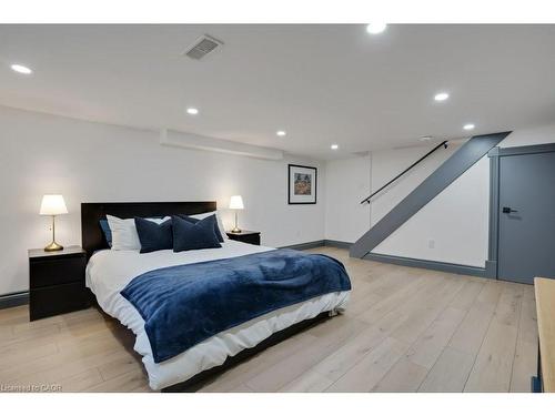 854 Queenston Road, Cambridge, ON - Indoor Photo Showing Bedroom