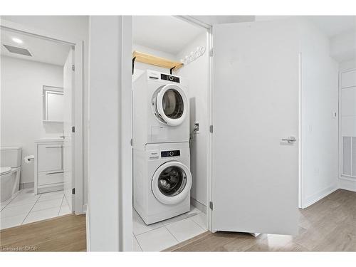 416-212 King William Street, Hamilton, ON - Indoor Photo Showing Laundry Room