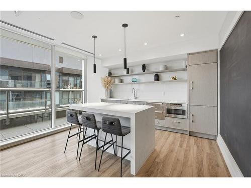 416-212 King William Street, Hamilton, ON - Indoor Photo Showing Kitchen