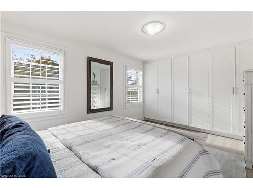 23-1357 Ontario Street, Burlington, ON - Indoor Photo Showing Bedroom