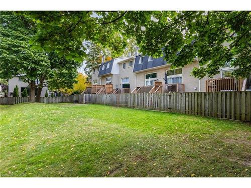 23-1357 Ontario Street, Burlington, ON - Outdoor With Backyard