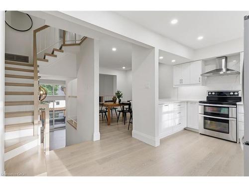 23-1357 Ontario Street, Burlington, ON - Indoor Photo Showing Kitchen