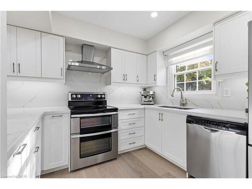 23-1357 Ontario Street, Burlington, ON - Indoor Photo Showing Kitchen With Stainless Steel Kitchen