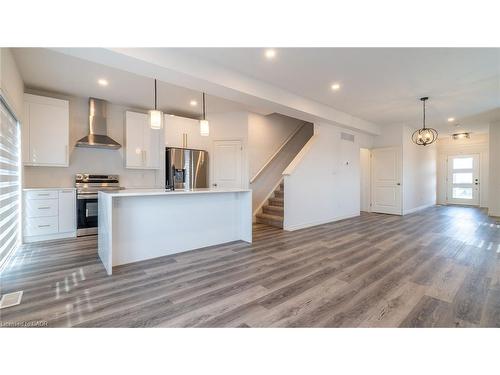 3911 Auckland Avenue, London, ON - Indoor Photo Showing Kitchen With Upgraded Kitchen