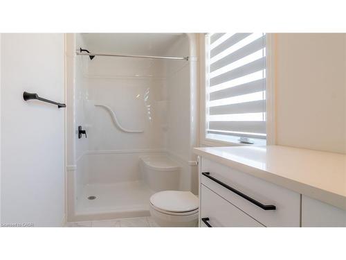 3911 Auckland Avenue, London, ON - Indoor Photo Showing Bathroom