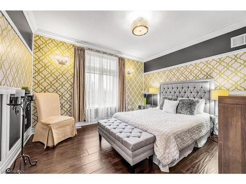 20 Chesswood Trail, Hamilton, ON - Indoor Photo Showing Bedroom