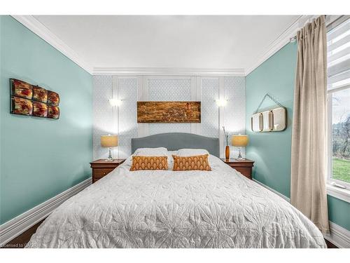 20 Chesswood Trail, Hamilton, ON - Indoor Photo Showing Bedroom