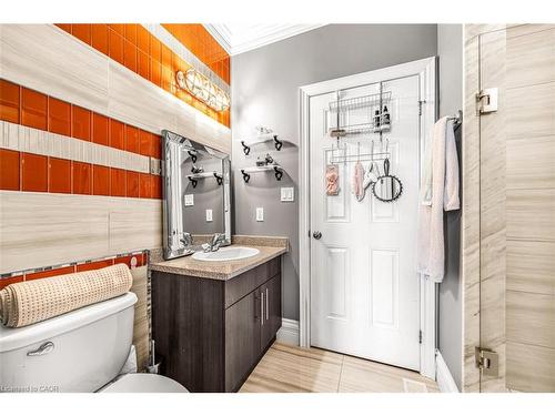 20 Chesswood Trail, Hamilton, ON - Indoor Photo Showing Bathroom