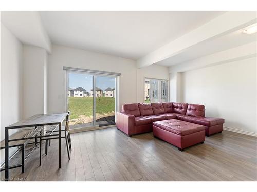 35 Lincoln Drive, Belleville, ON - Indoor Photo Showing Living Room
