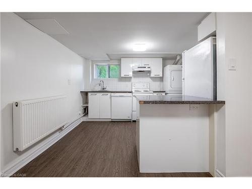 Basement-11 Ottawa Street S, Hamilton, ON - Indoor Photo Showing Kitchen