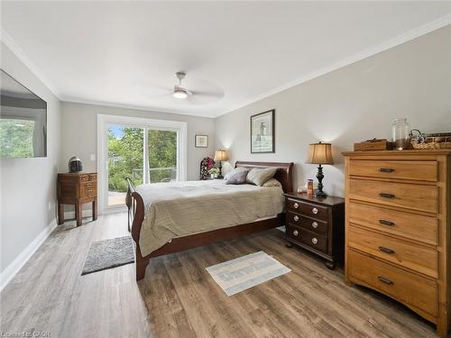 891 Peninsula Road, Gravenhurst, ON - Indoor Photo Showing Bedroom