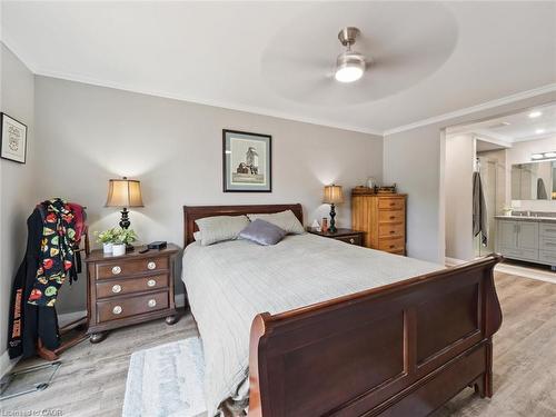 891 Peninsula Road, Gravenhurst, ON - Indoor Photo Showing Bedroom