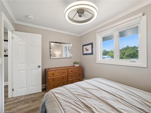 891 Peninsula Road, Gravenhurst, ON - Indoor Photo Showing Bedroom