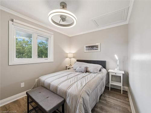 891 Peninsula Road, Gravenhurst, ON - Indoor Photo Showing Bedroom