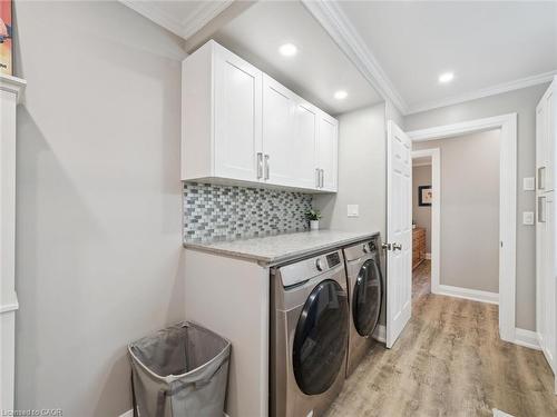 891 Peninsula Road, Gravenhurst, ON - Indoor Photo Showing Laundry Room