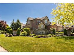 264 Dorchester Drive  Grimsby, ON L3M 1P6