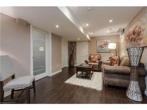 264 Dorchester Drive, Grimsby, ON - Indoor Photo Showing Living Room
