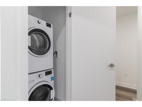 1710-15 Wellington Street S, Kitchener, ON - Indoor Photo Showing Laundry Room
