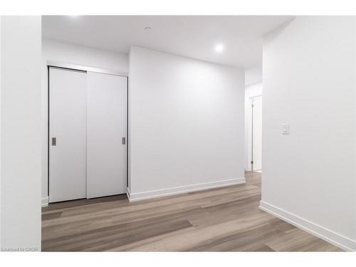 1710-15 Wellington Street S, Kitchener, ON - Indoor Photo Showing Other Room