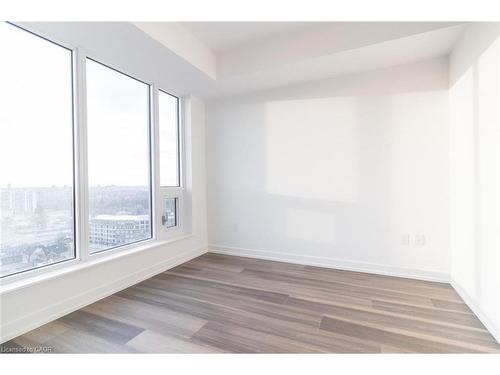 1710-15 Wellington Street S, Kitchener, ON - Indoor Photo Showing Other Room