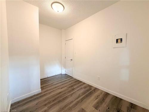 6-117 Park Street S, Hamilton, ON - Indoor Photo Showing Other Room