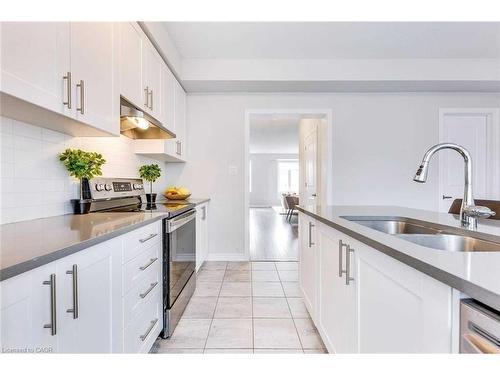 47 Rapids Lane, Hamilton, ON - Indoor Photo Showing Kitchen With Double Sink